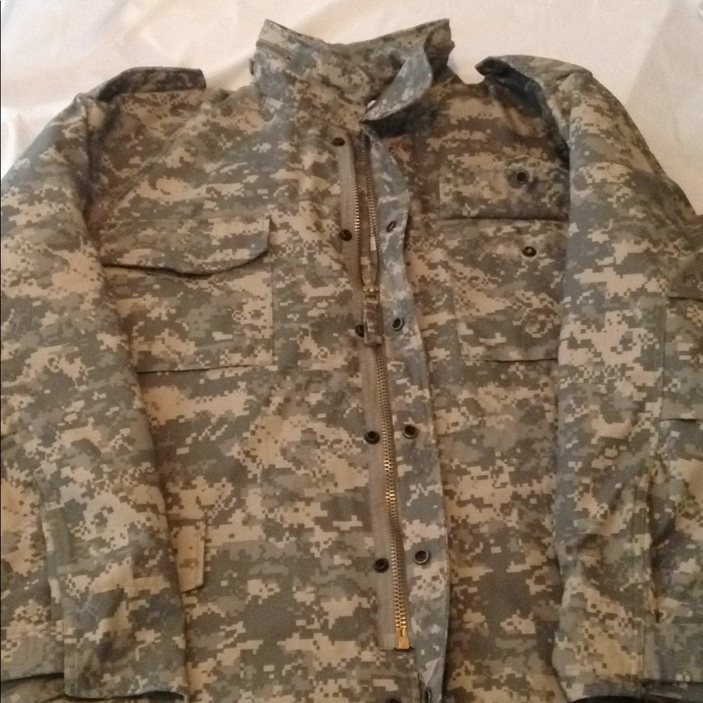 Tactical coat / army coat